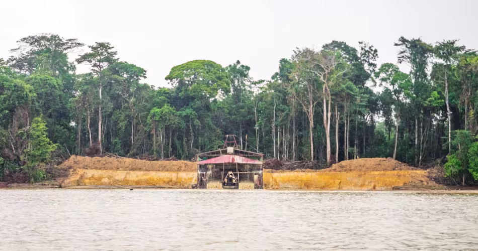85% des sites miniers illégaux du Parc Amazonien de Guyane se situent sur le bassin versant du fleuve Maroni.