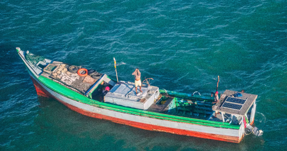 bateau de pêche illégale en Guyane