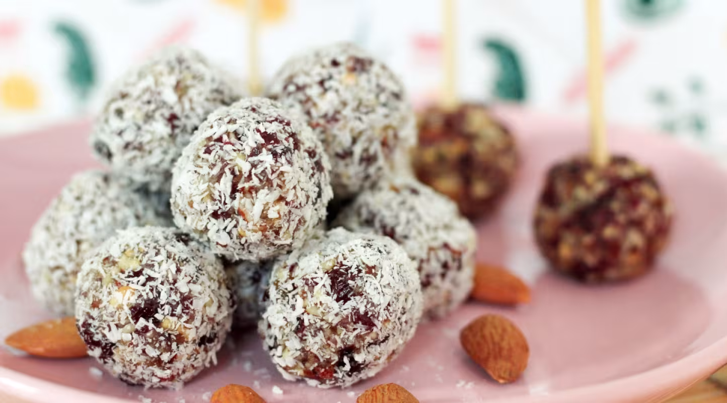 Recette d'energy balls : Dattes, amandes et cranberries