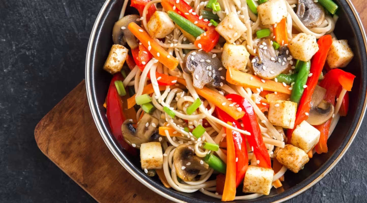 Recette végétarienne : Les nouilles sautées aux légumes