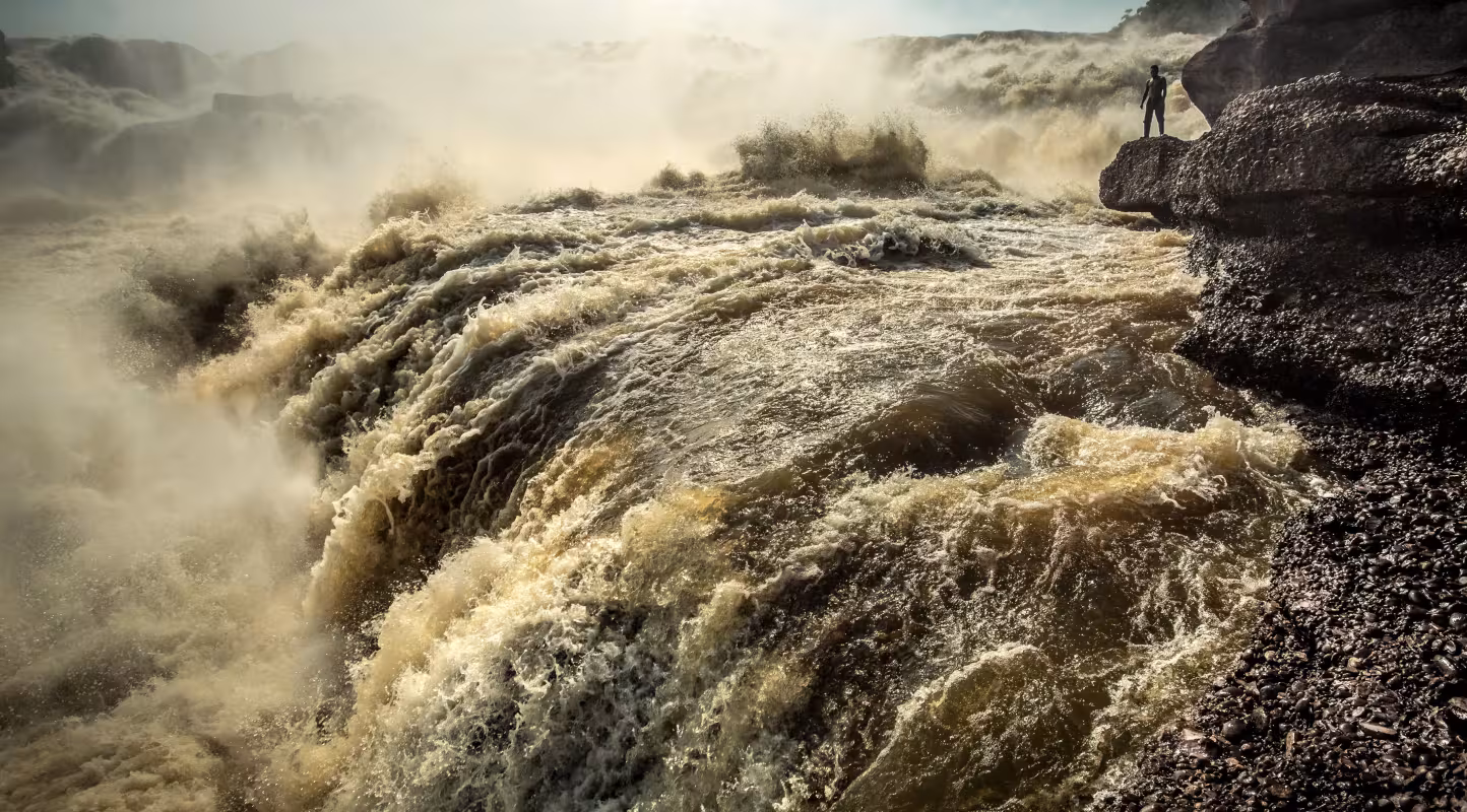  Les rapides de Jirijirimo sur la rivière Apaporis, près de la frontière du Parc national naturel de la Serranía de Chiribiquete, Colombie